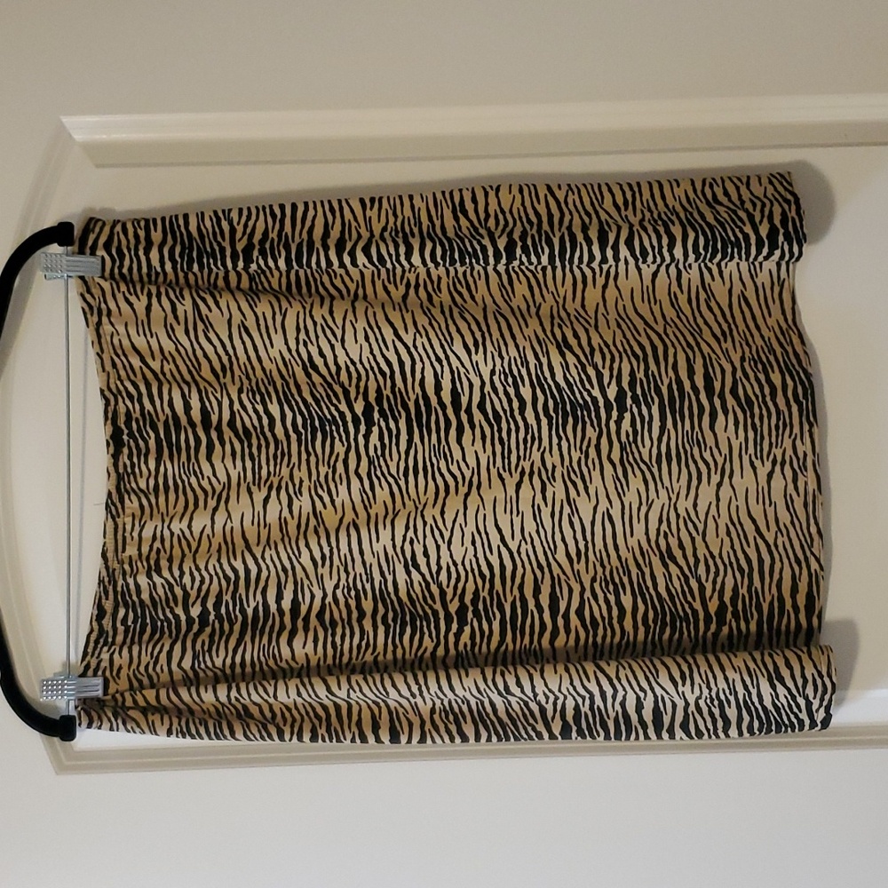 CURATED BY RUA'H KIBRIYA: Tan/Black Elastic Waist Tiger- Striped Skirt